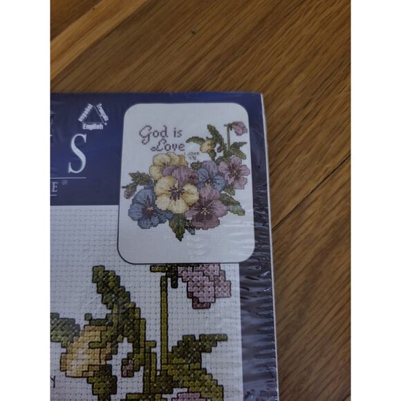 Designs for the Needle 114908 God is Love Cross Stitch Kit 8"x8" Praying Hands - Picture 5 of 8